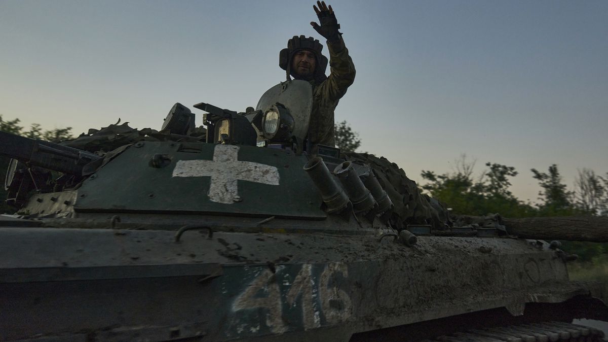 Ukrajinci si dělostřelecky připravují strategicky významný Tokmak, Rusové tam mají problémy